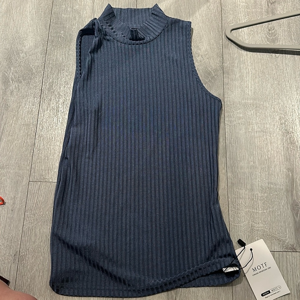 MOTF women’s silky tank turtle neck. Never worn with tags size medium